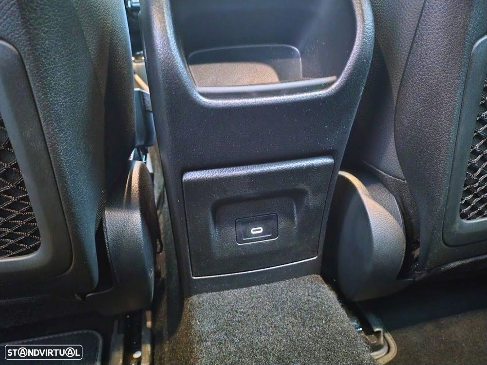 Mercedes-Benz A 250 Limousine e - 25