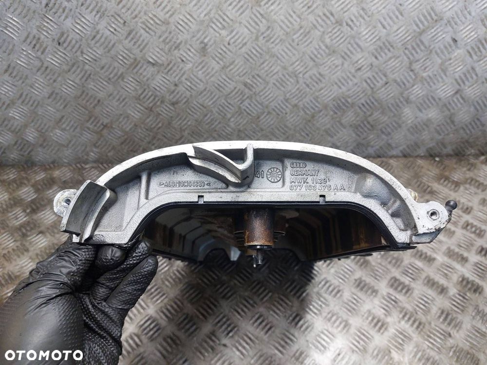 POKRYWA ZAWORÓW PRAWA AUDI A8 D3 4.2 V8 077103476AA - 2