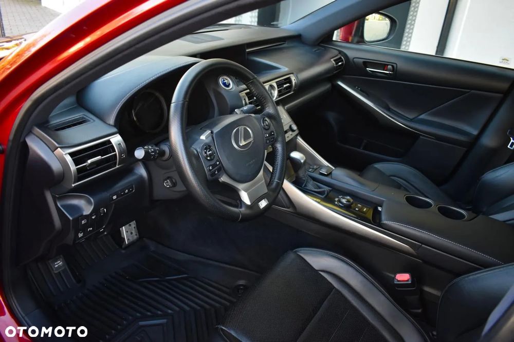 Lexus IS - 5