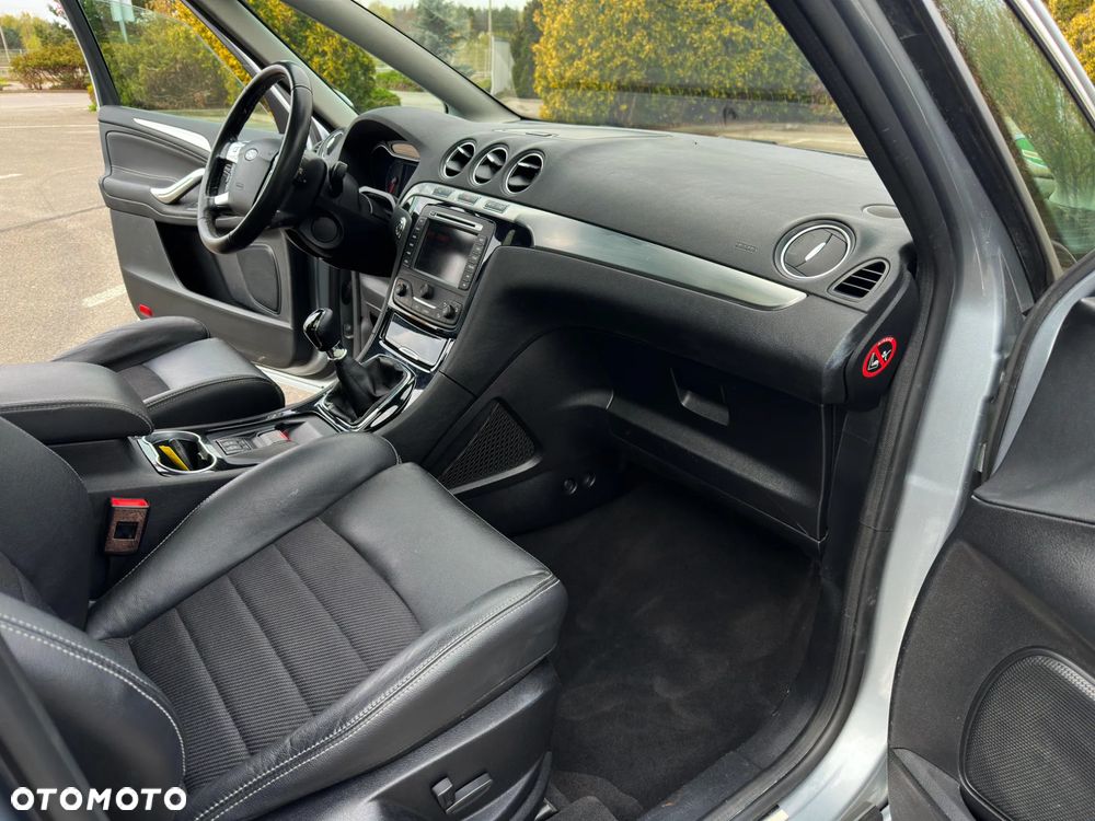 Ford S-Max 2.0 TDCi DPF Titanium - 32