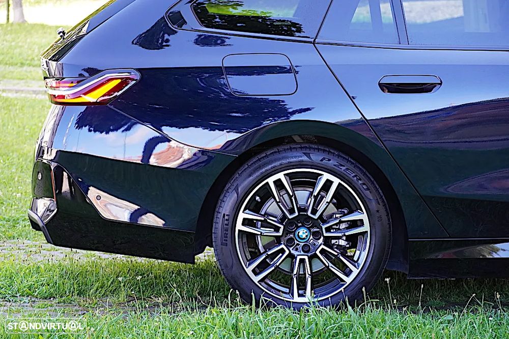 BMW 530 e Pack Desportivo M - 12