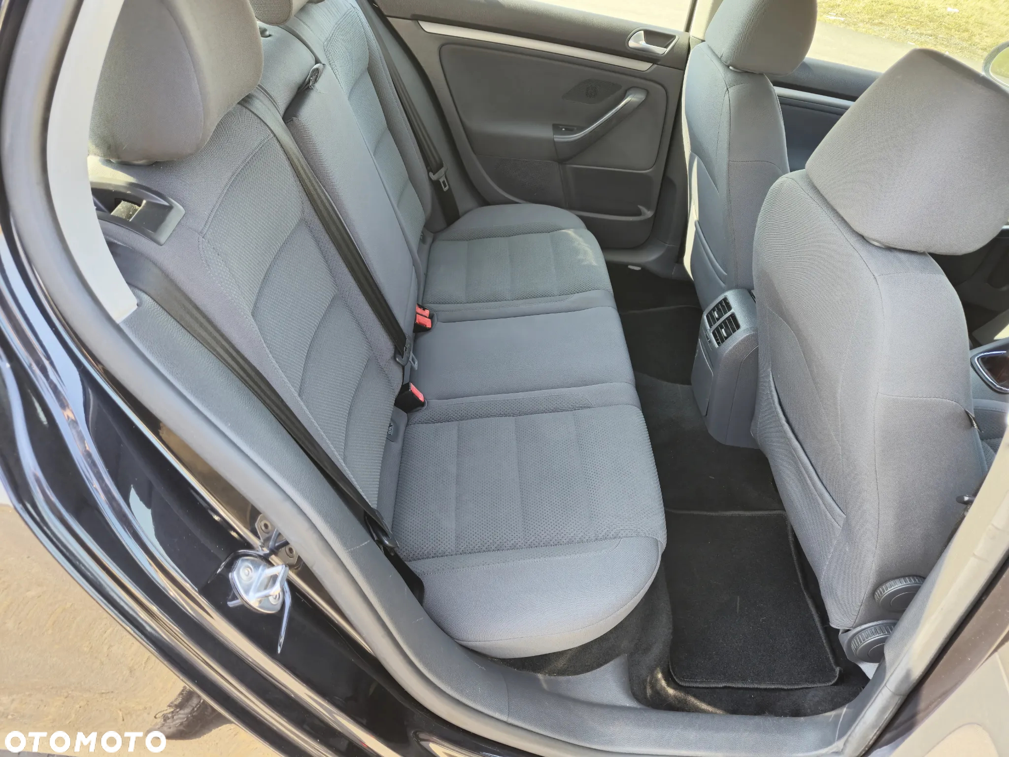 Volkswagen Golf 2.0 FSI Comfortline - 13