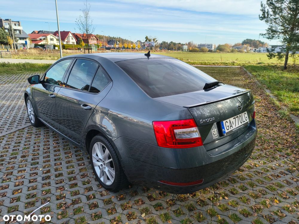 Skoda Octavia 1.5 TSI ACT Style DSG - 5