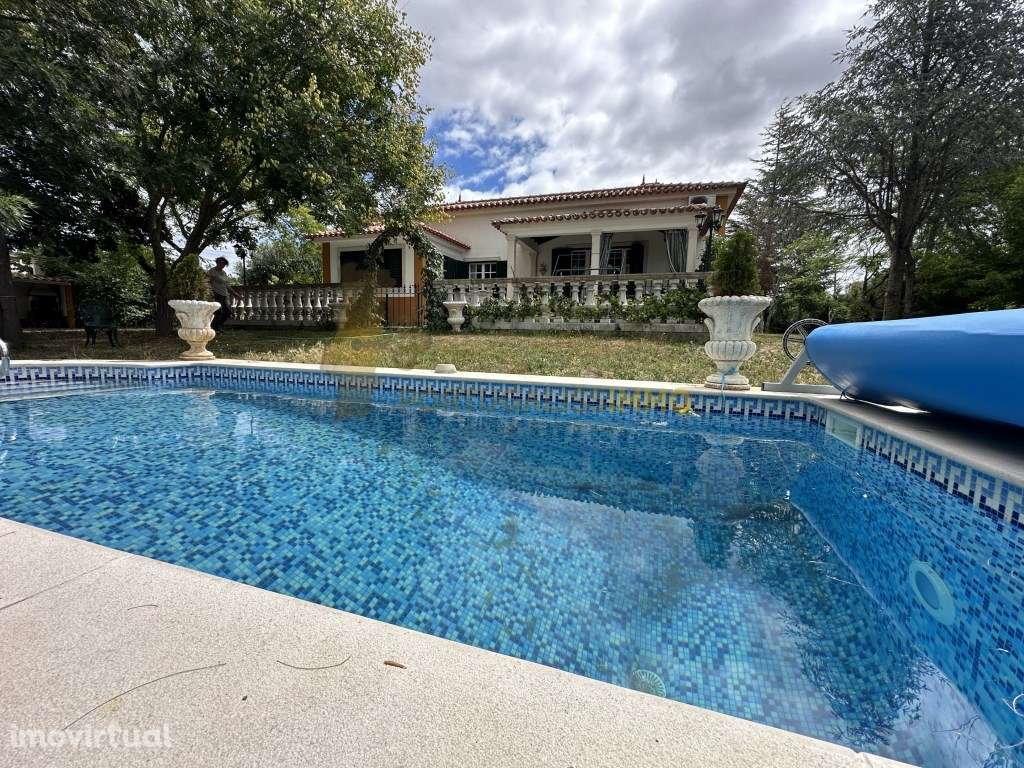 Vende-se: Elegante moradia térrea com anexo e piscina aquecida - Cu... - Grande imagem: 4/55