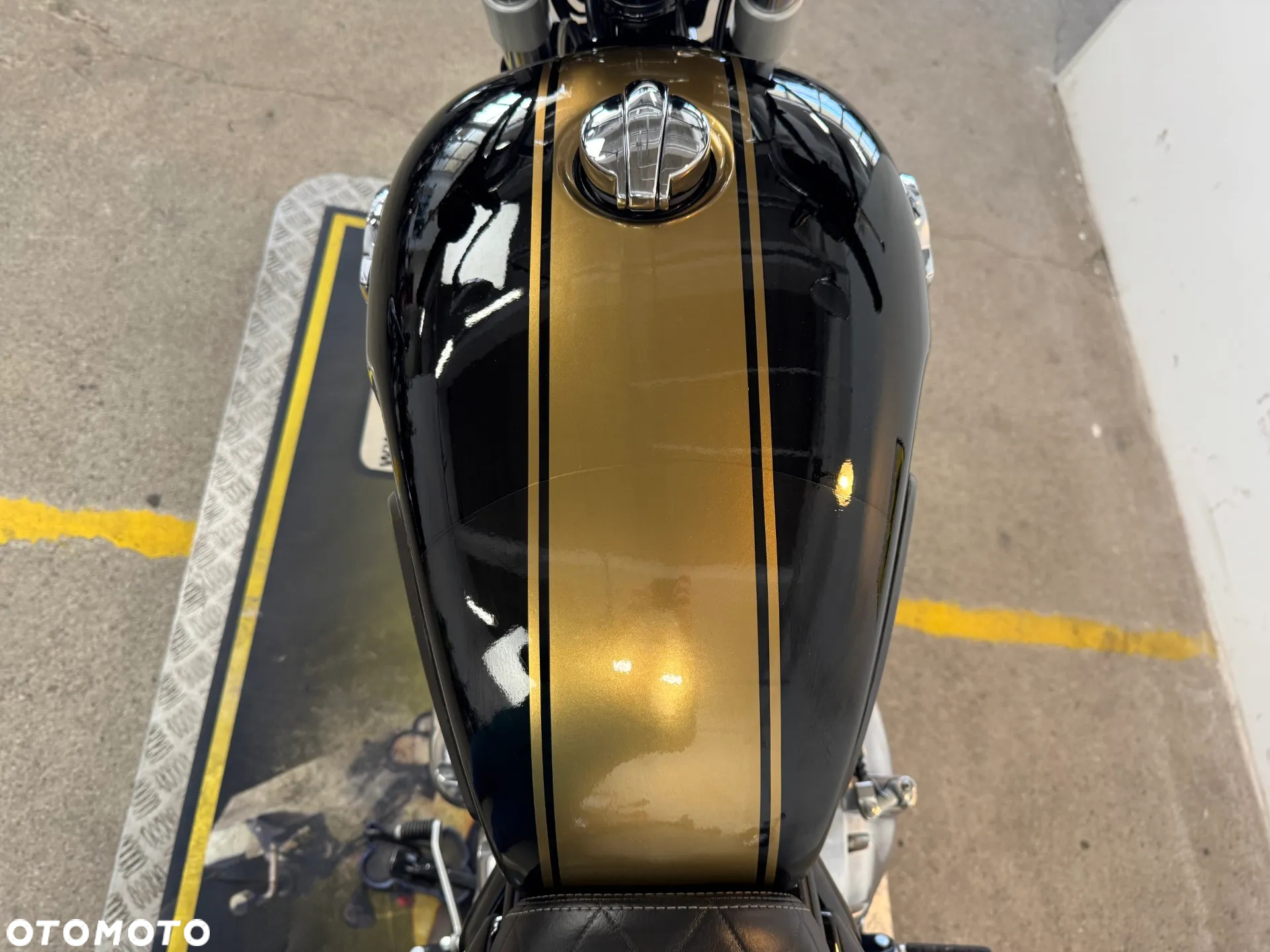 Royal Enfield Interceptor - 28