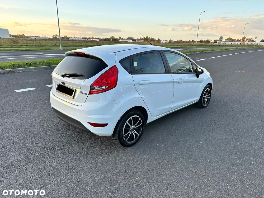 Ford Fiesta 2011 photo 3