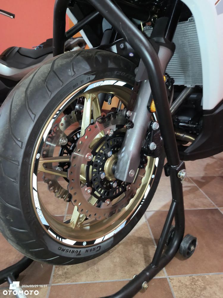 CFMoto 650 MT - 11