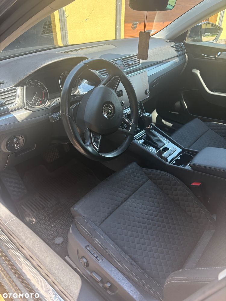 Skoda Superb 2.0 TDI Style DSG - 6