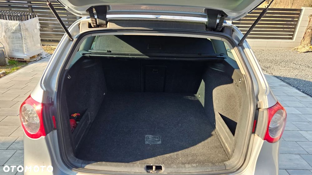 Volkswagen Passat 2.0 TDI DPF Comfortline DSG - 16