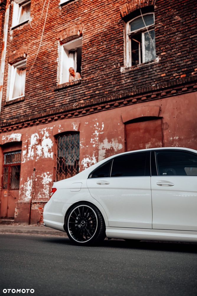 Mercedes-Benz Klasa C 63 AMG - 3