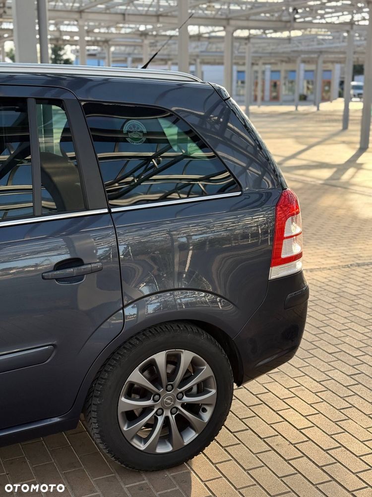 Opel Zafira 2011 photo 3
