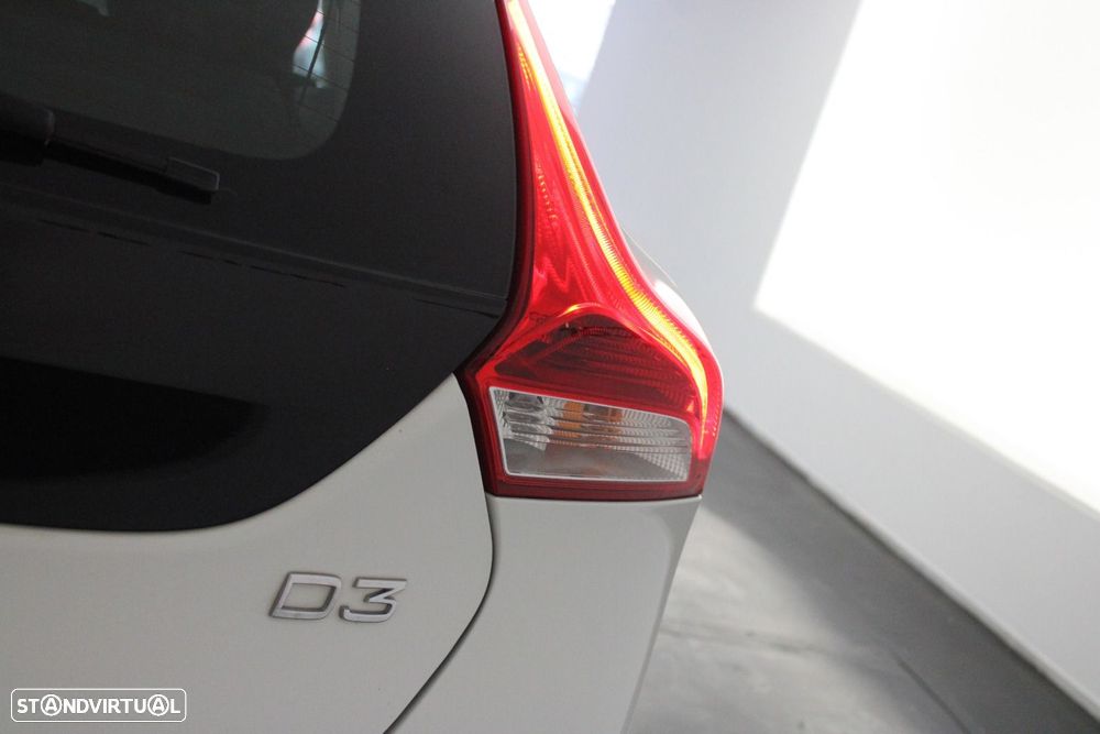 Volvo V40 Cross Country 2.0 D3 Momentum - 39