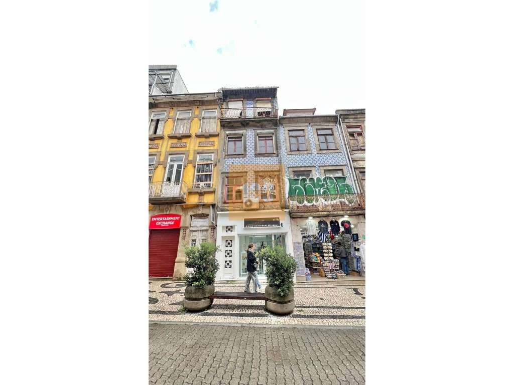 Prédio com projeto no Bolhão - Grande imagem: 4/15