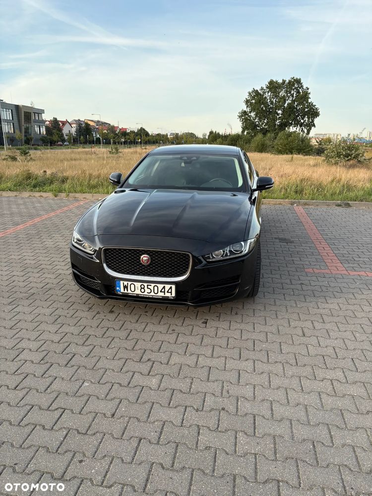 Jaguar XE 2.0 D Prestige - 1