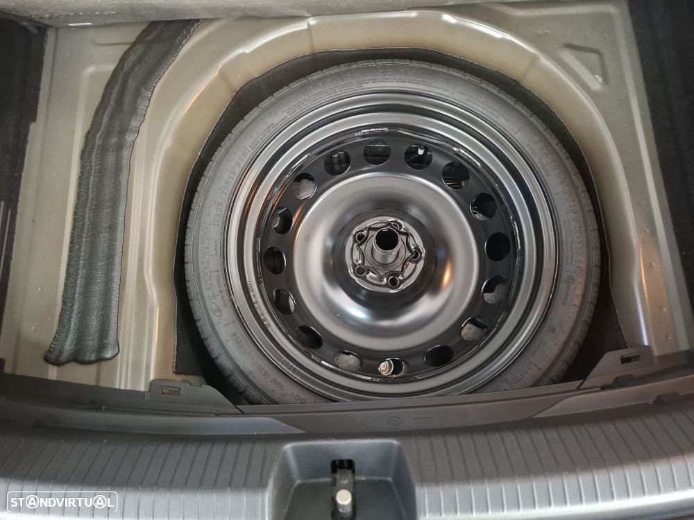 VW Taigo 1.0 TSI Urban DSG - 16