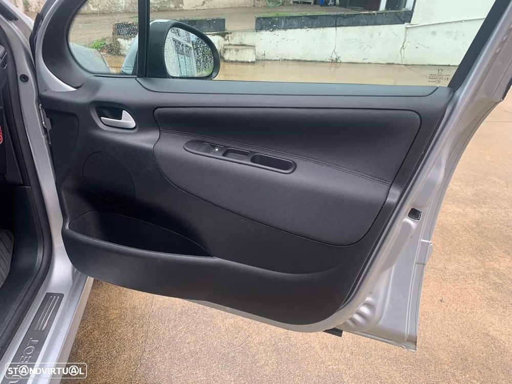 Peugeot 207 1.4 HDi Sport - 12