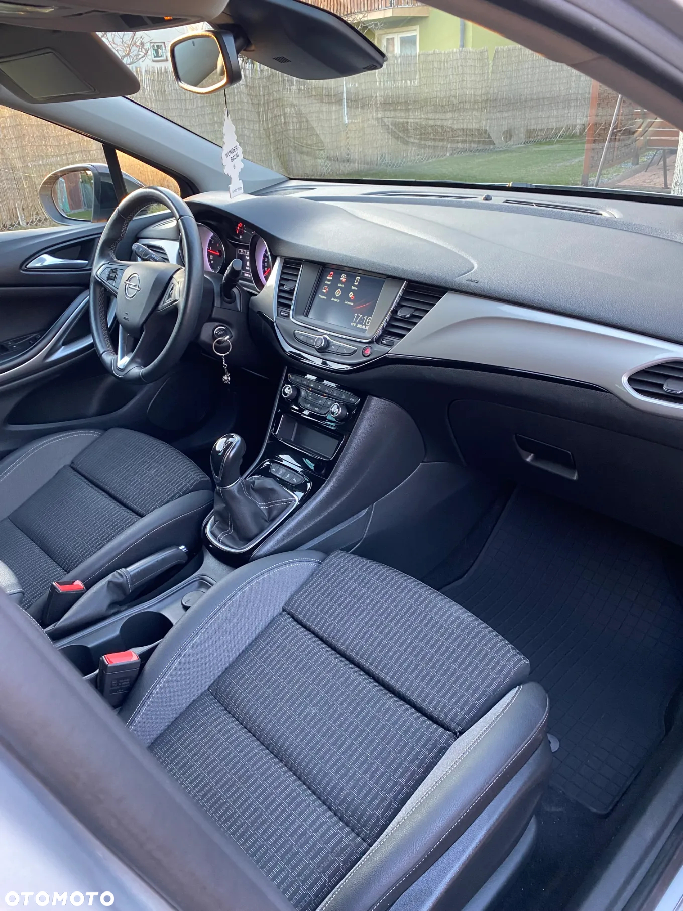 Opel Astra V 1.2 T Elegance S&S - 12