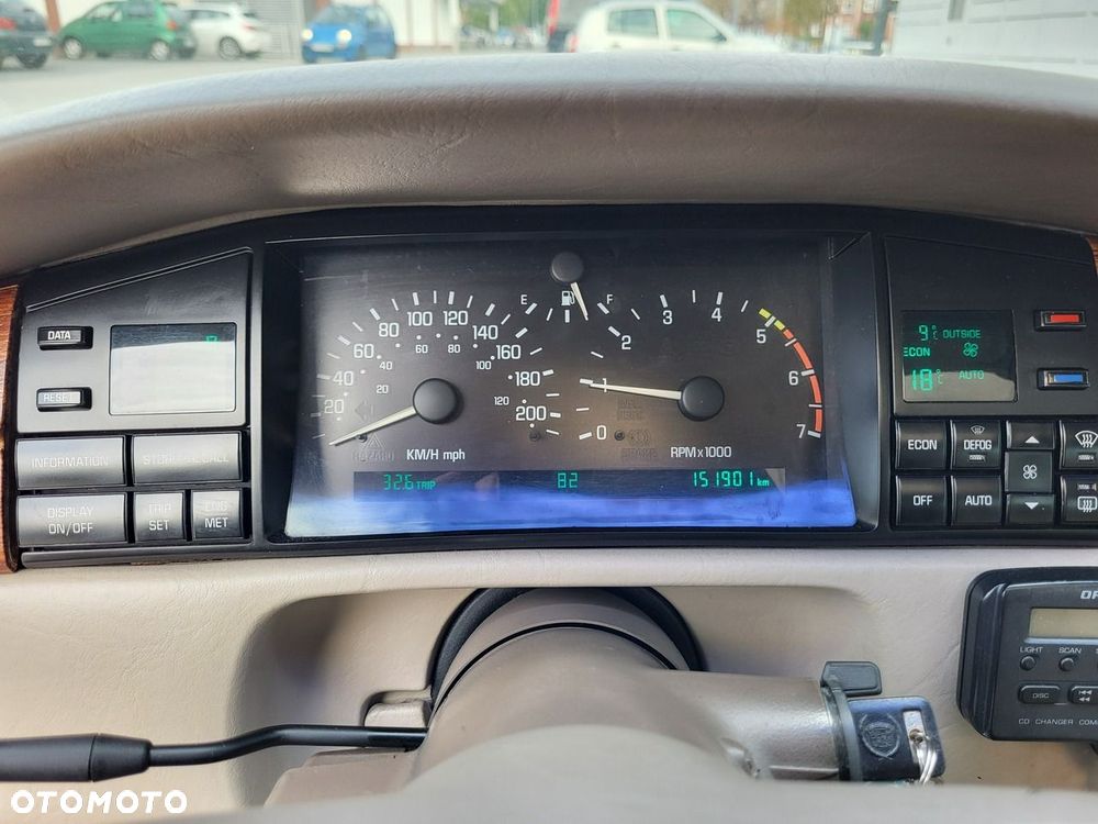Cadillac Seville - 28