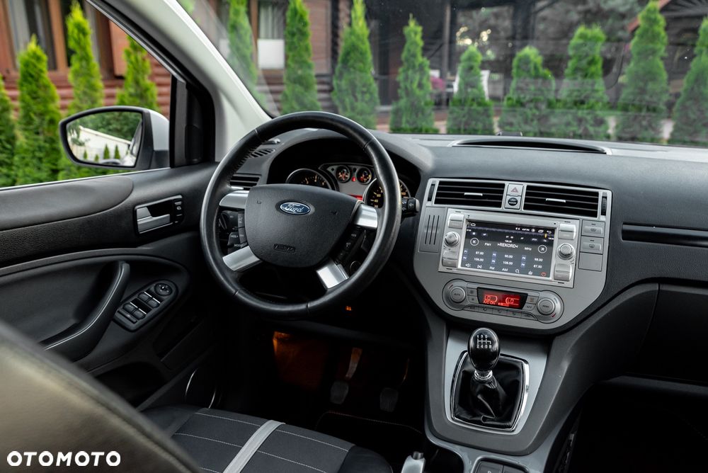 Ford Kuga 2.5 4x4 Trend - 29
