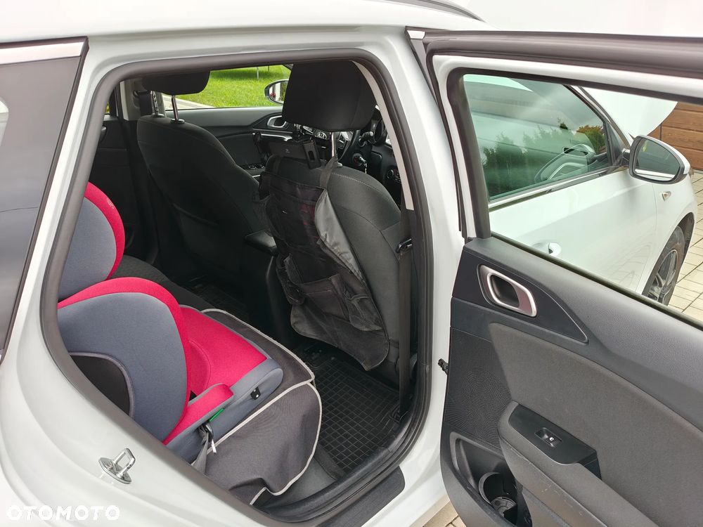 Kia Ceed 1.4 M - 11