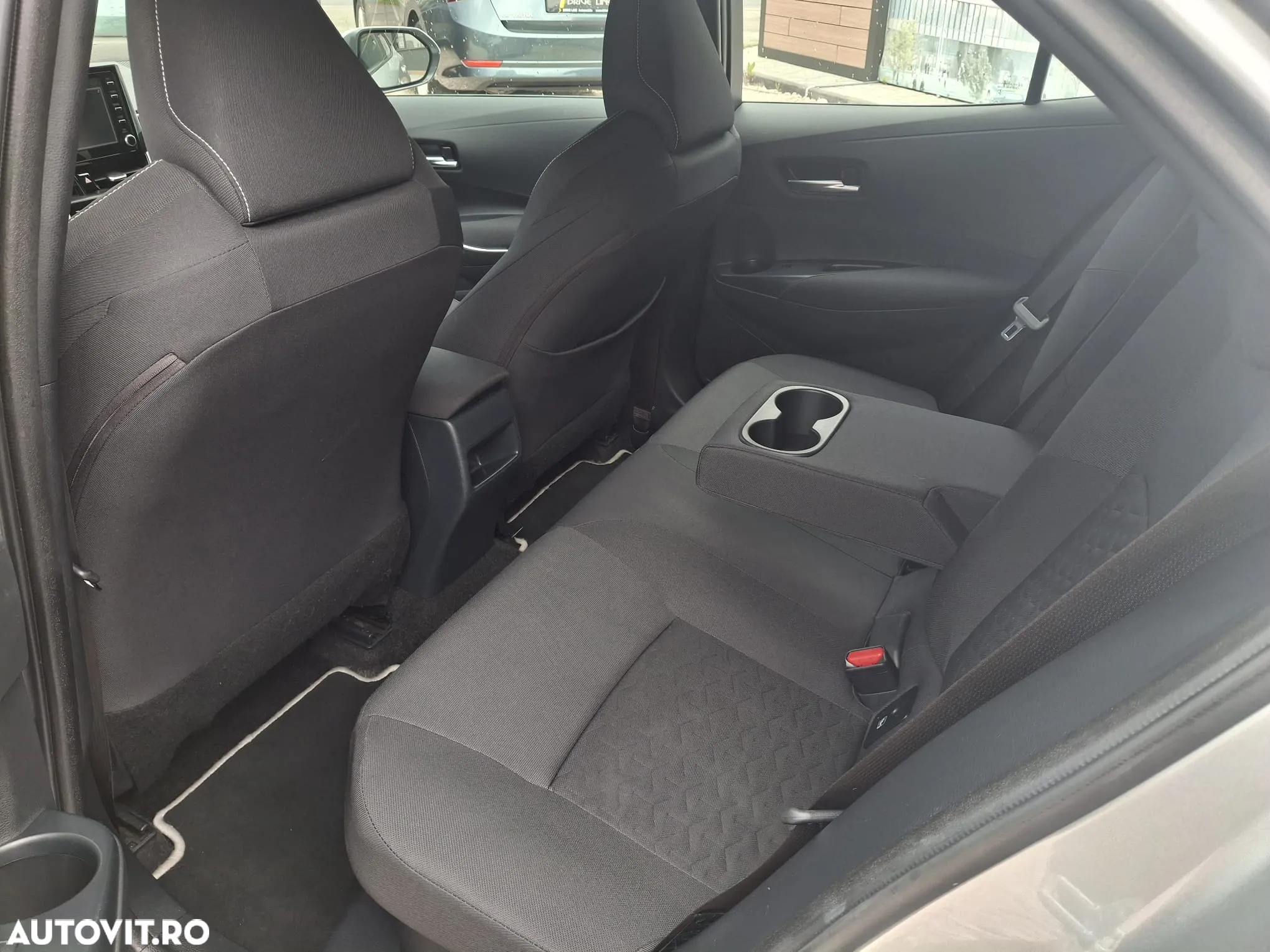 Toyota Corolla 1.8 HSD Dynamic - 18