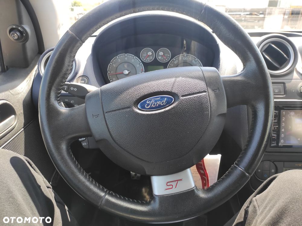 Ford Fiesta - 5