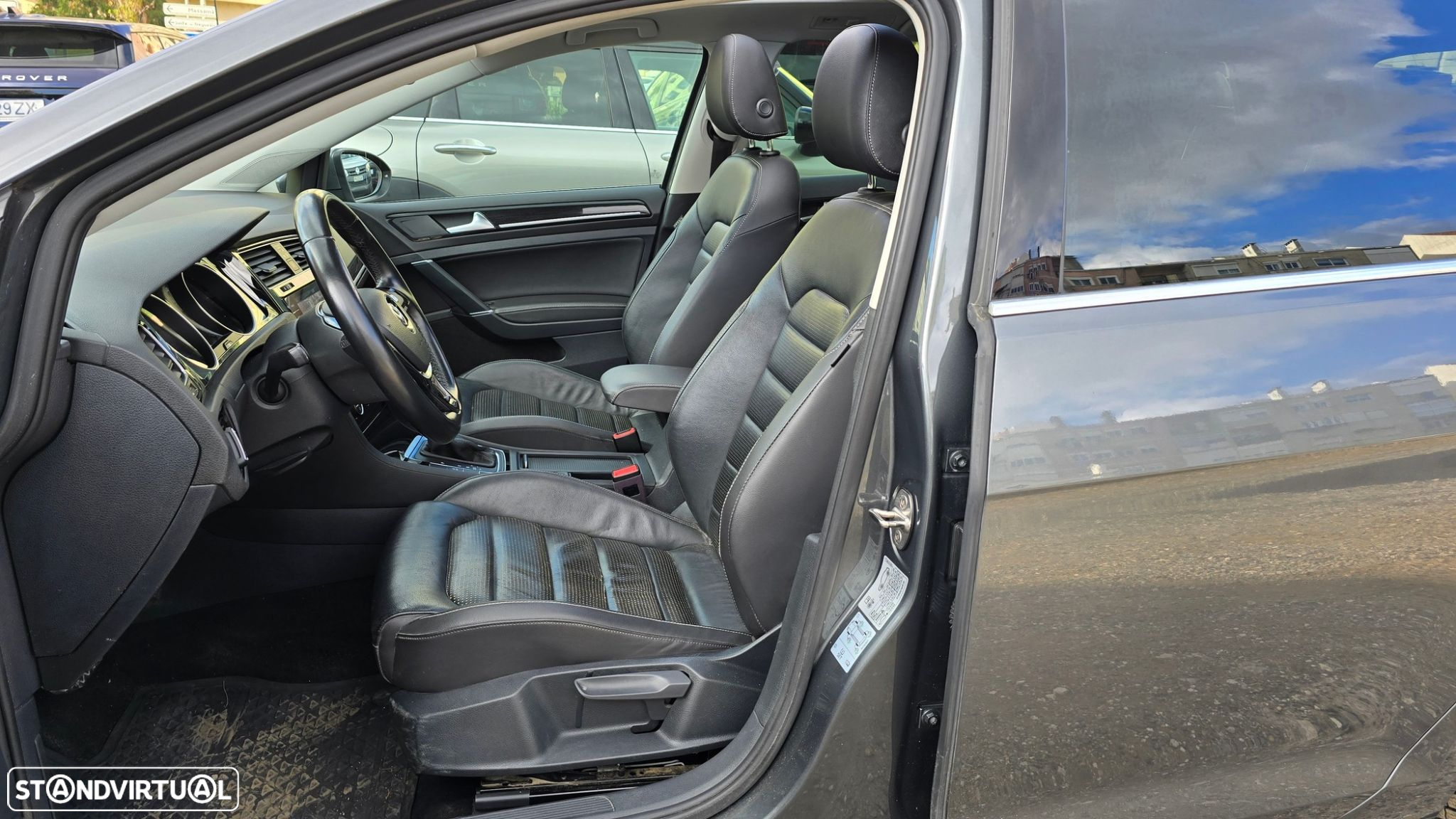 VW Golf Variant 1.6 TDi Highline DSG - 39