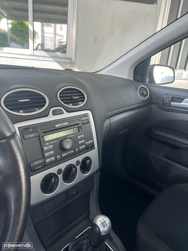 Ford Focus SW 1.4 Zetec - 13