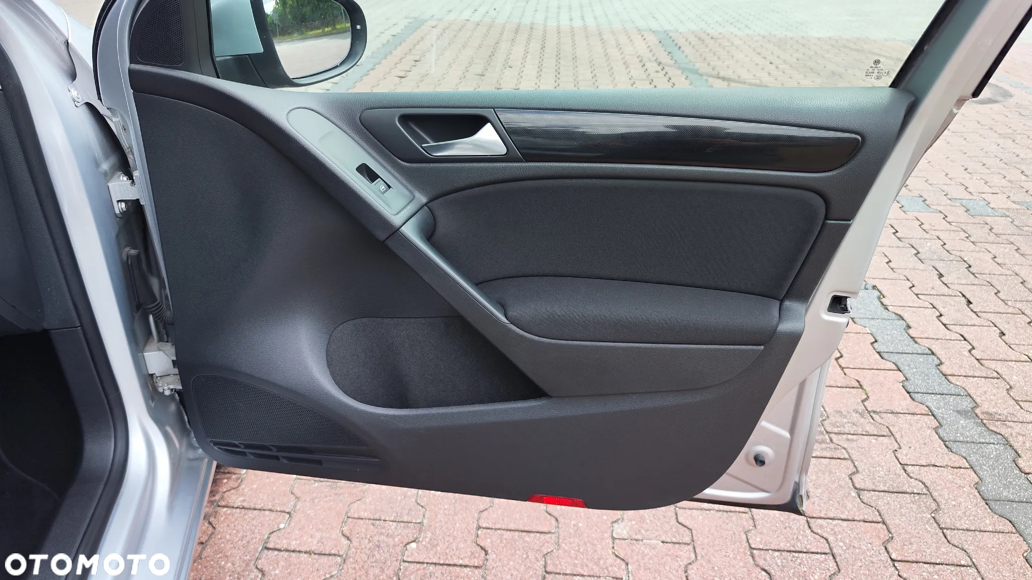 Volkswagen Golf VI 1.6 Comfortline - 29