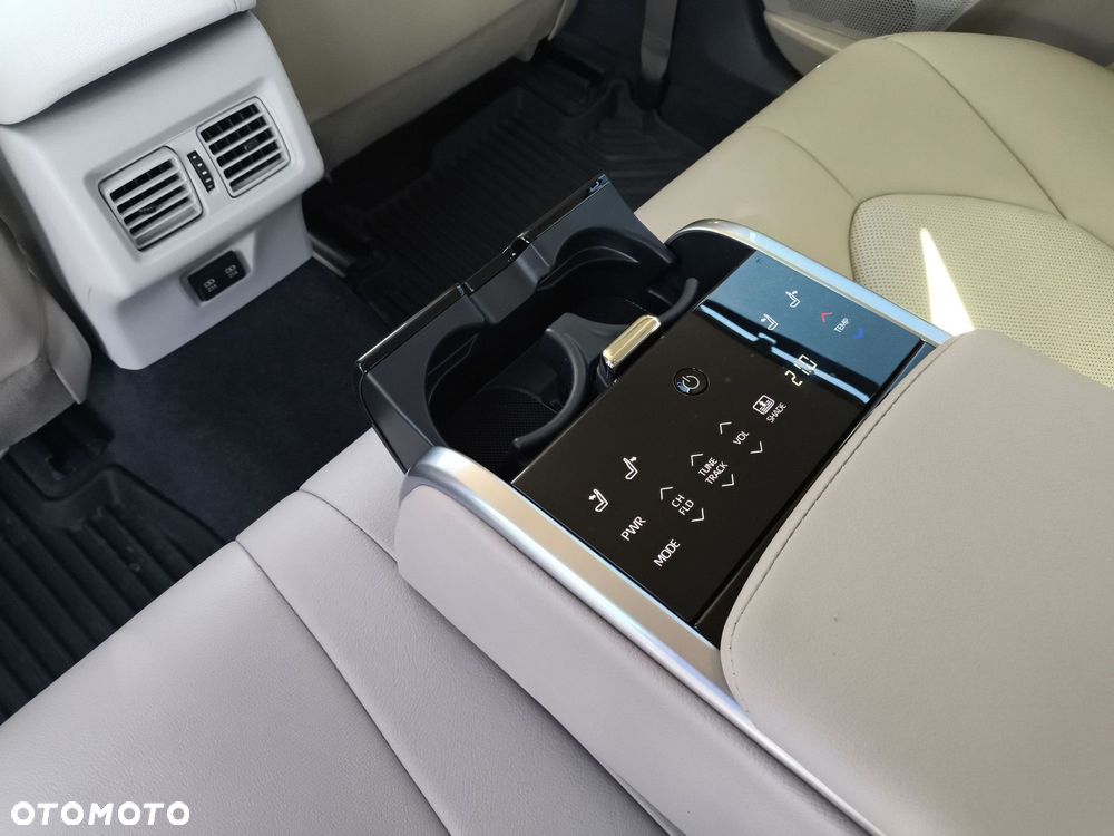Toyota Camry 2.5 Hybrid Executive CVT - 27