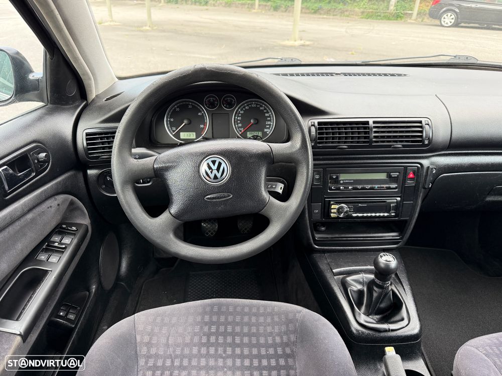 VW Passat Variant 1.9 TDi Comfortline - 13
