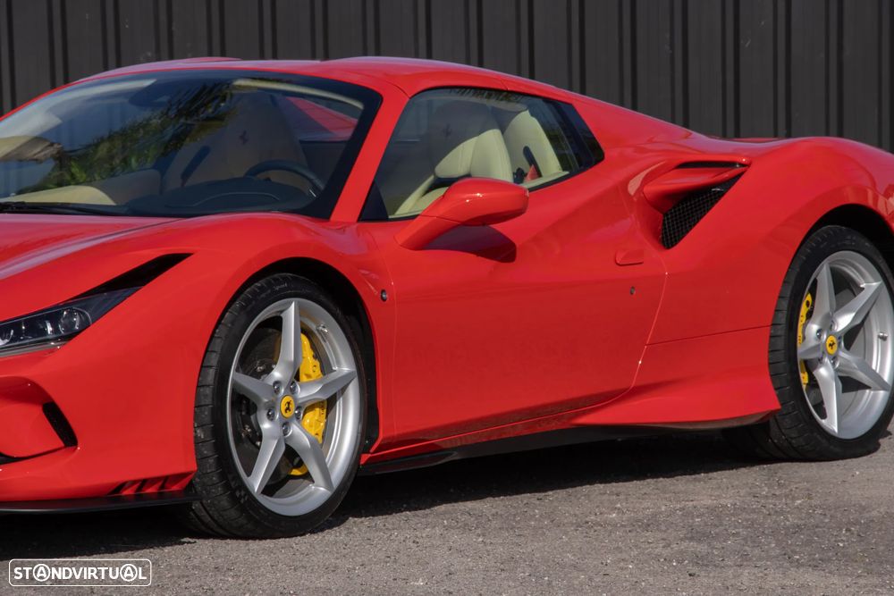 Ferrari F8 Tributo Spider - 12