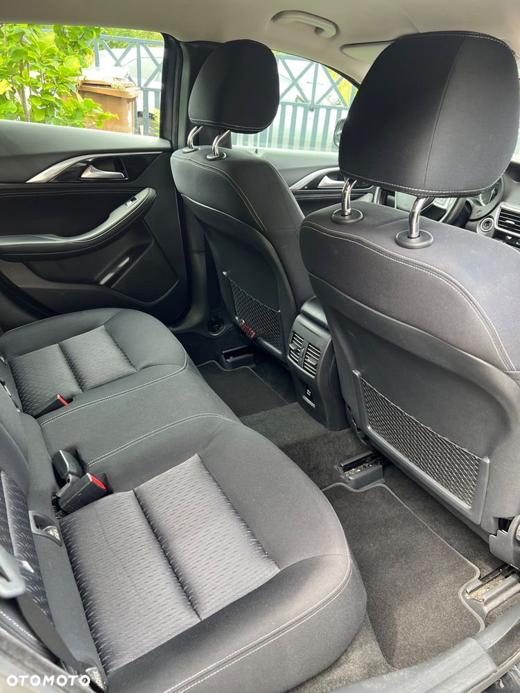 Infiniti Q30 - 14