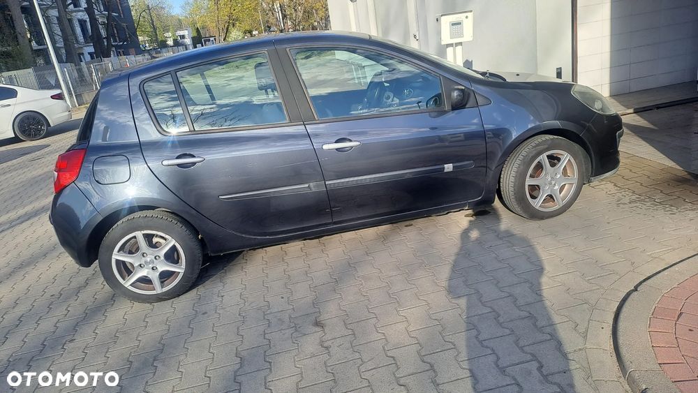Renault Clio - 16