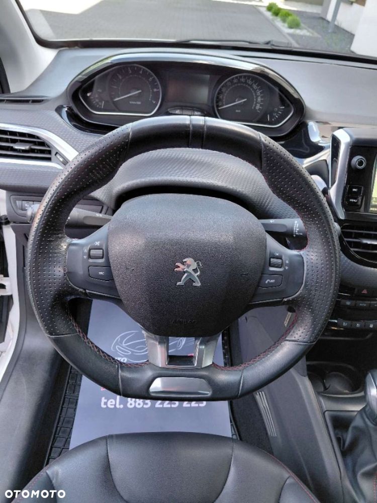 Peugeot 208 - 10