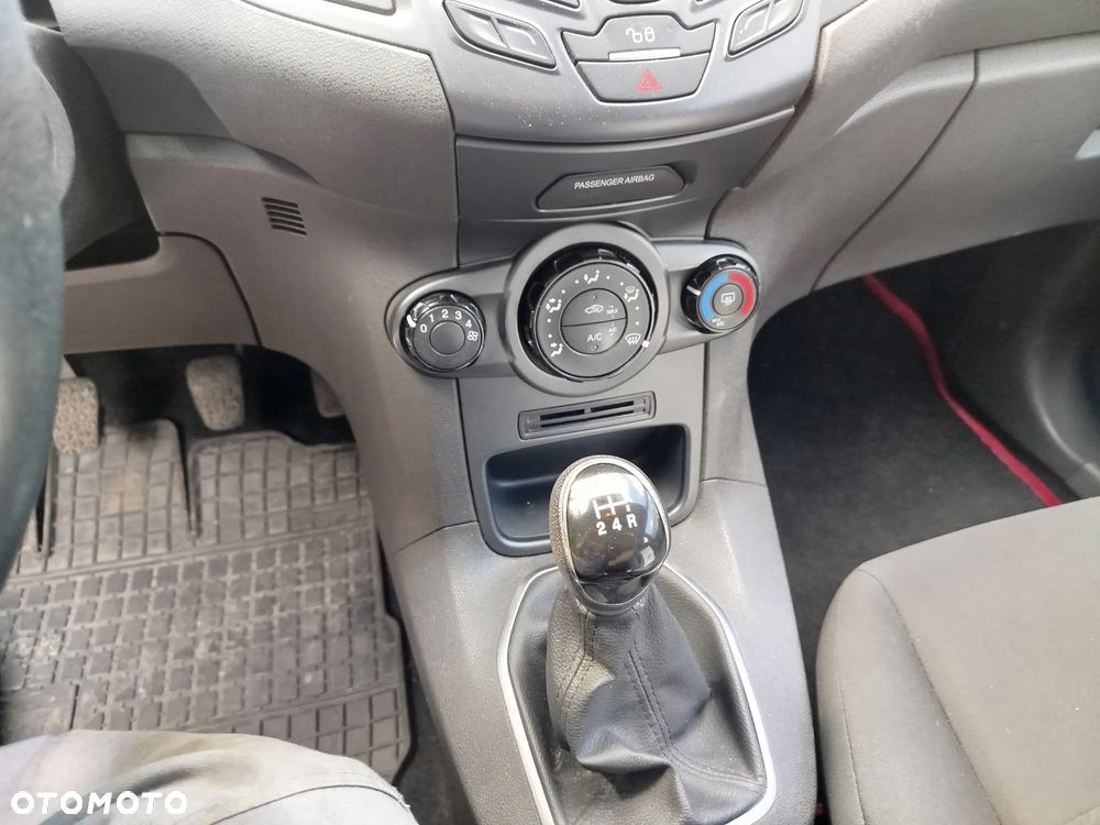 Ford Fiesta 1.5 TDCi SYNC Edition - 8