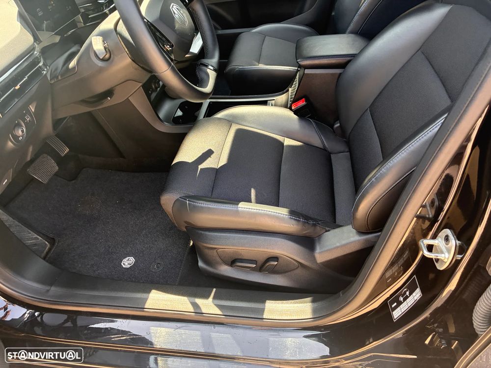 MG MG4 64 kWh Luxury - 15