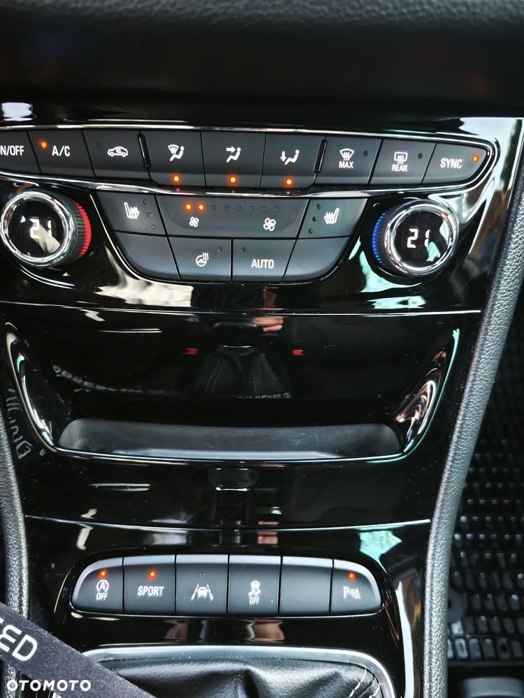 Opel Astra 1.6 CDTI Dynamic S&S - 17