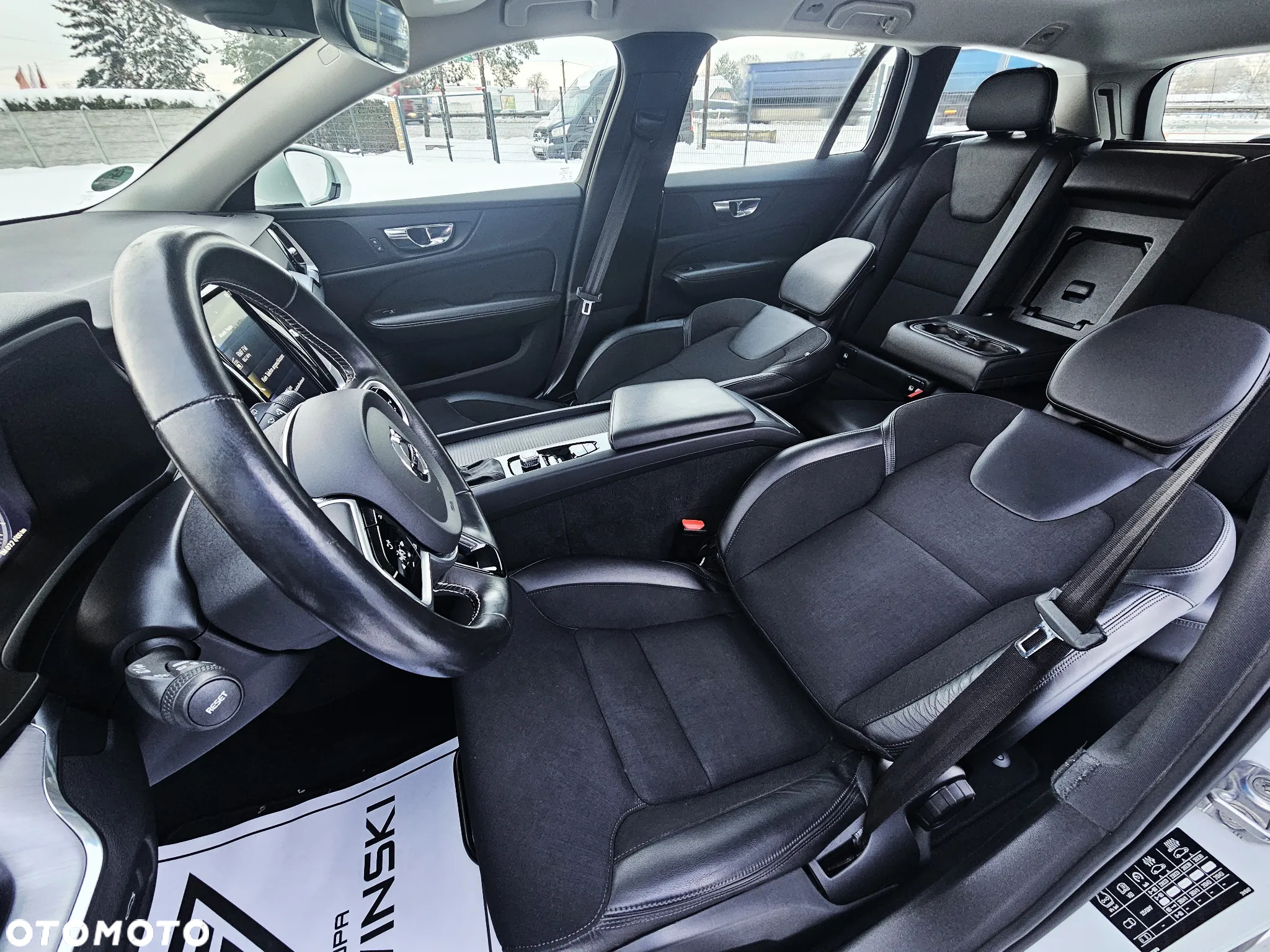 Volvo V60 D4 AWD Momentum - 16
