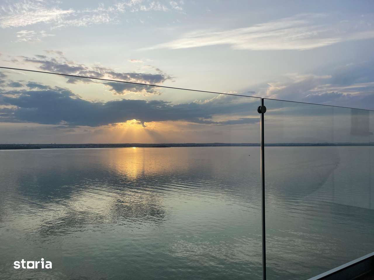 Apartament nou cu 3 camere în Mamaia cu vedere frontala la lac — fotografia 1