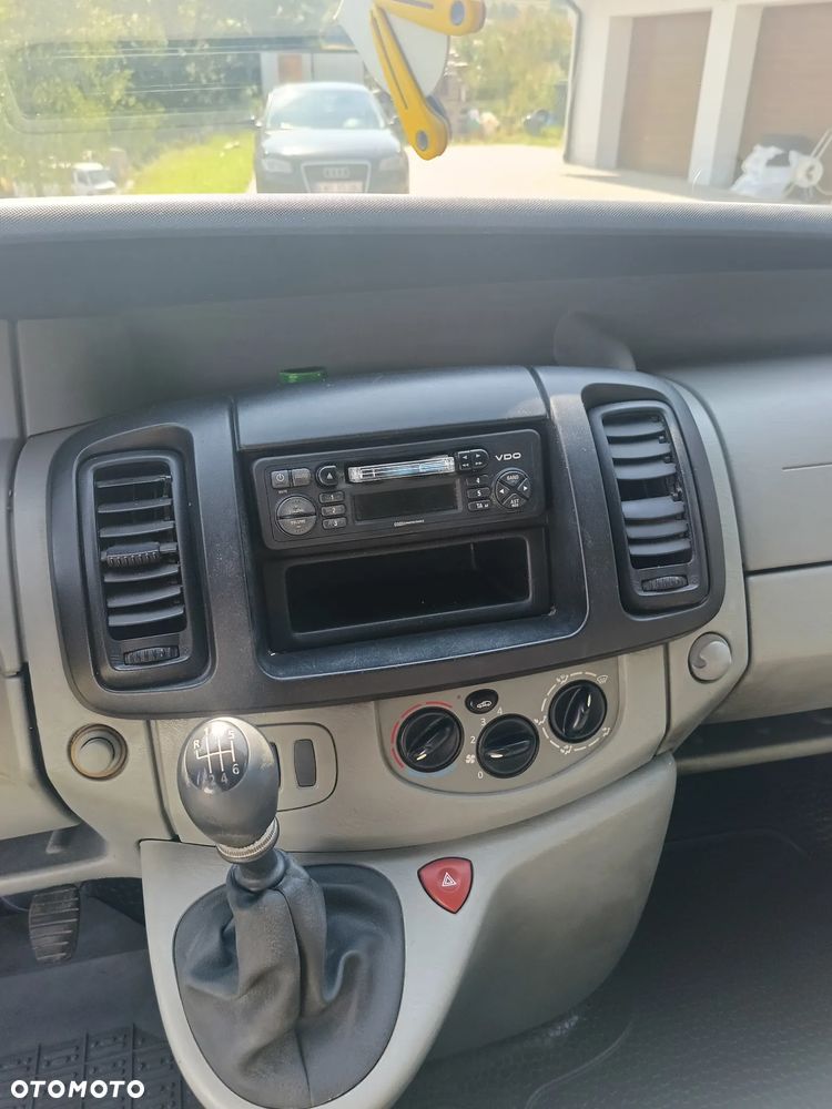 Opel Vivaro - 8