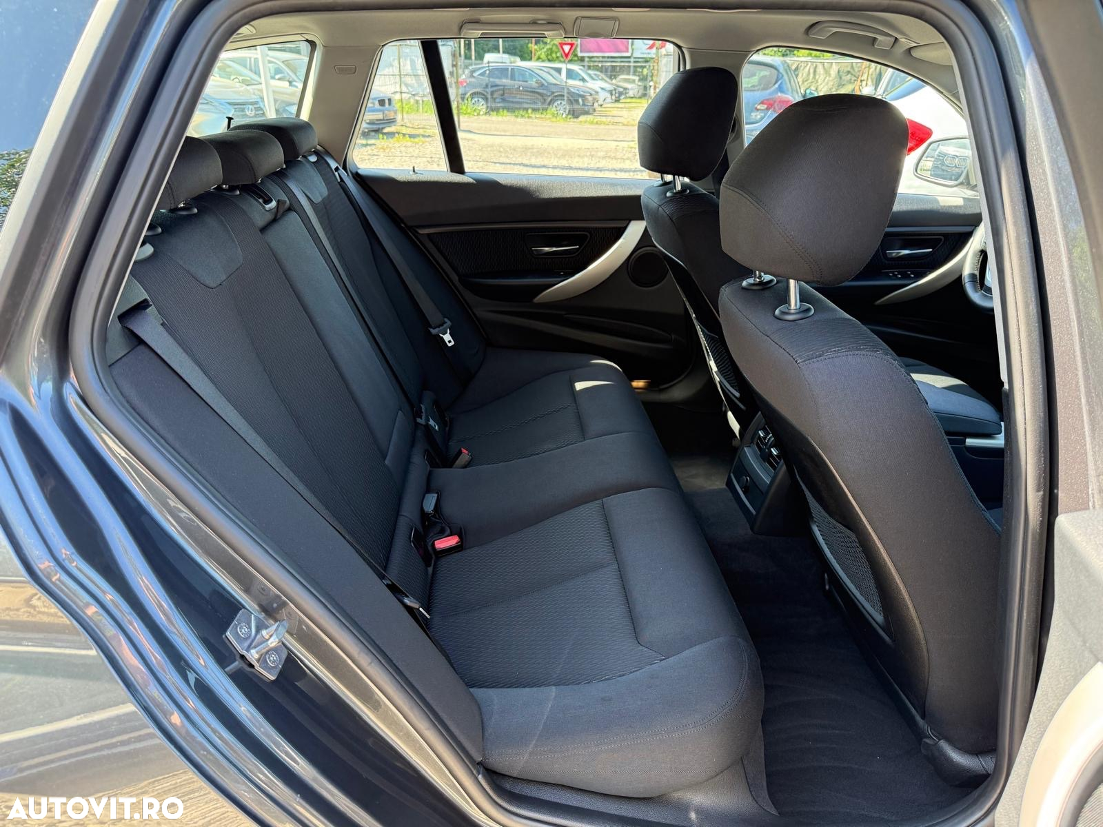 BMW Seria 3 320d xDrive - 6