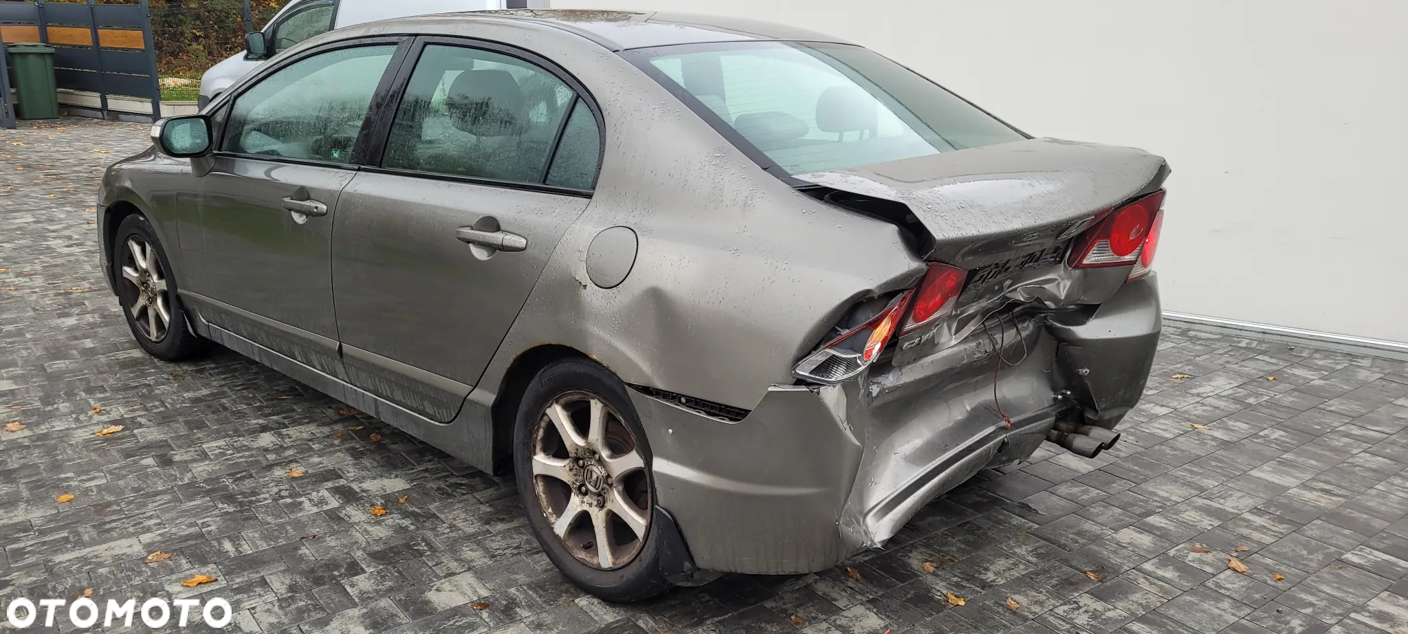 honda civic VIII sedan kod koloru NM701M na śrubki - 3