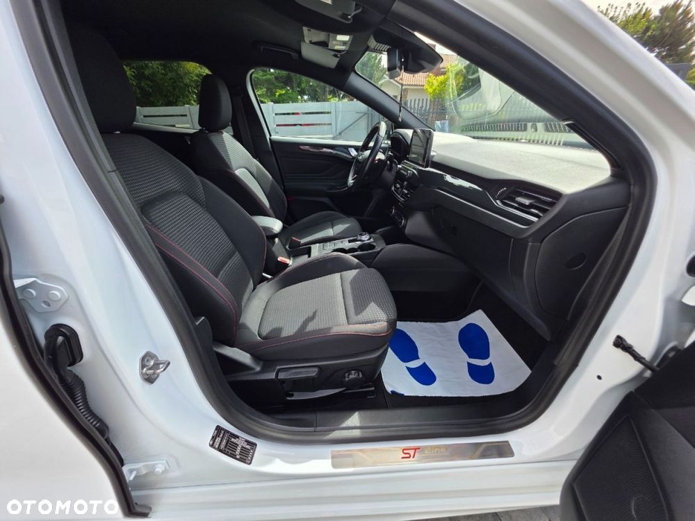 Ford Focus - 24