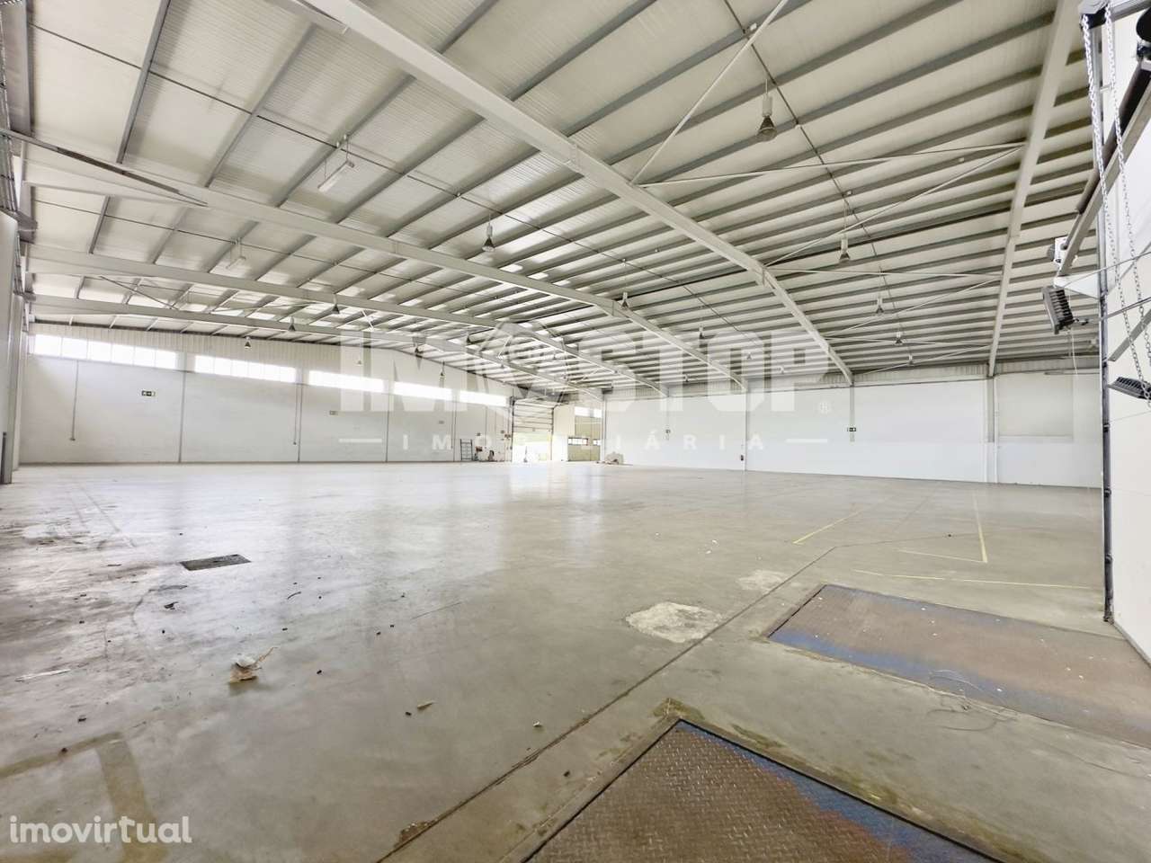 Armazém Industrial Albergaria-a-Velha - Grande Parquamento! - Grande imagem: 5/28