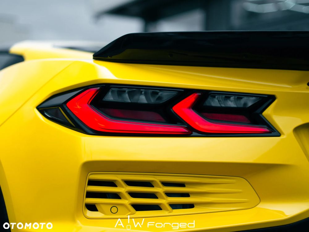 Chevrolet Corvette - 18