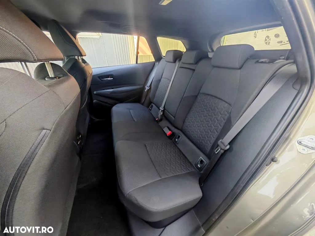 Toyota Corolla 1.8 Hybrid Comfort - 19