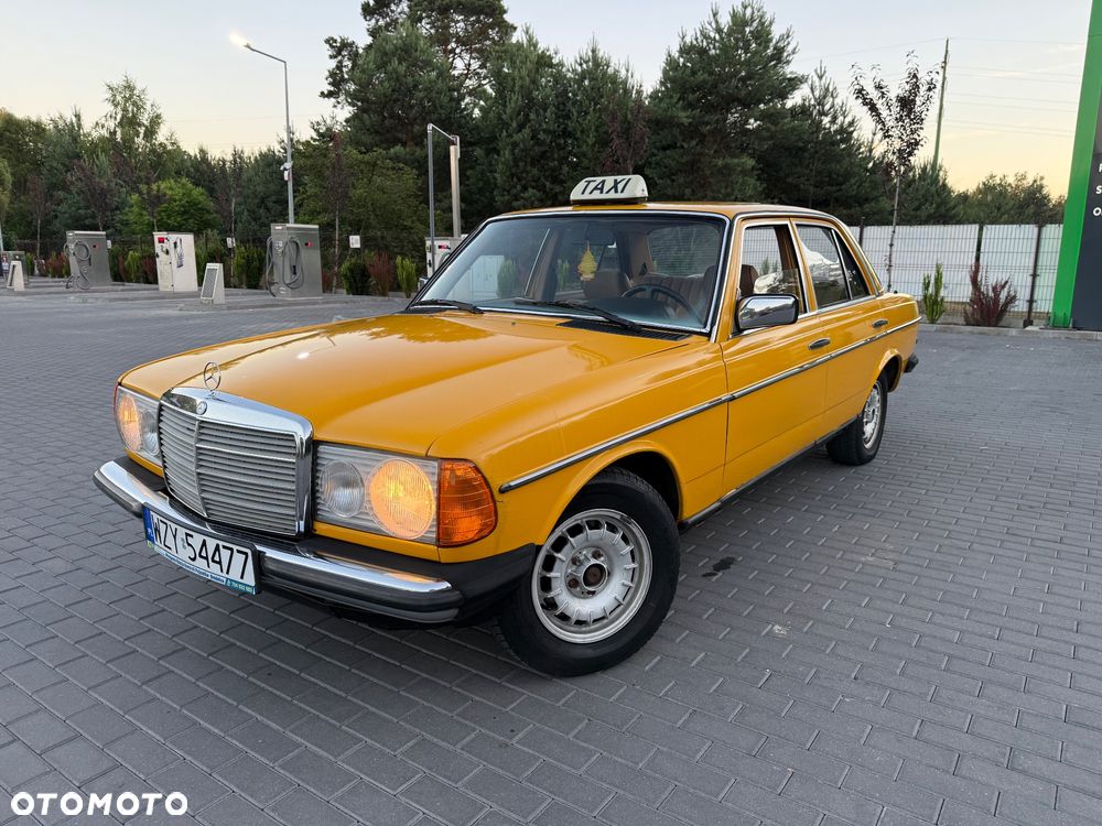 Mercedes-Benz W123 - 17