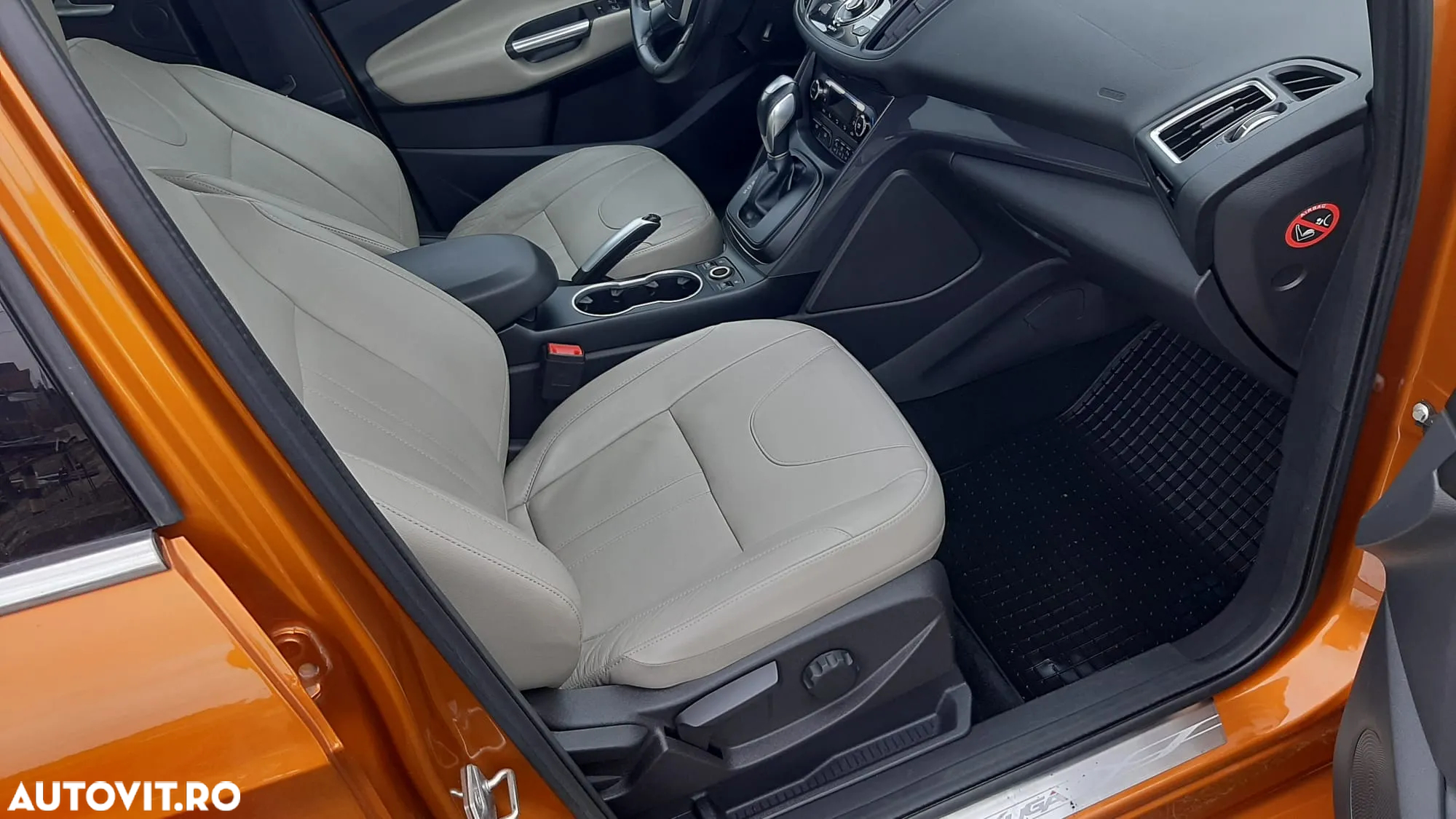 Ford Kuga 2.0 TDCi Powershift 4WD Titanium - 10