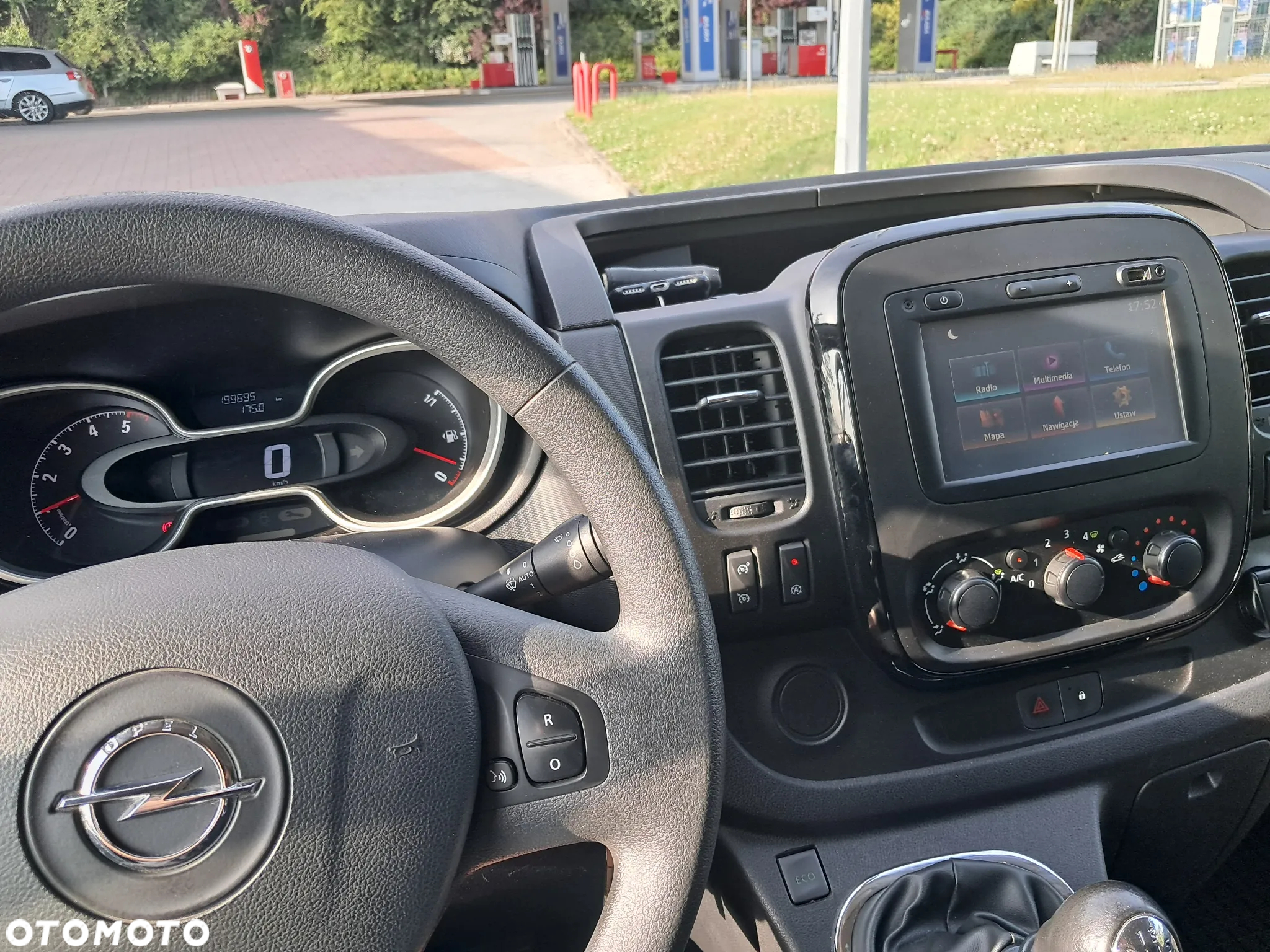 Opel Vivaro - 11